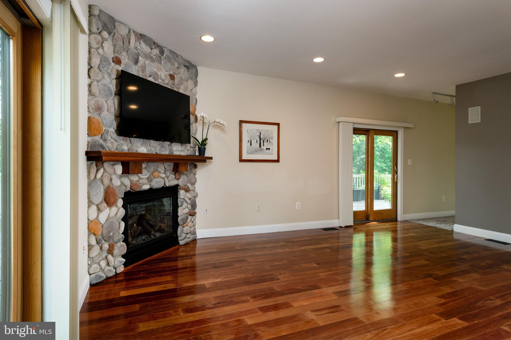 DAMASCUS OUTSIDE - Residential