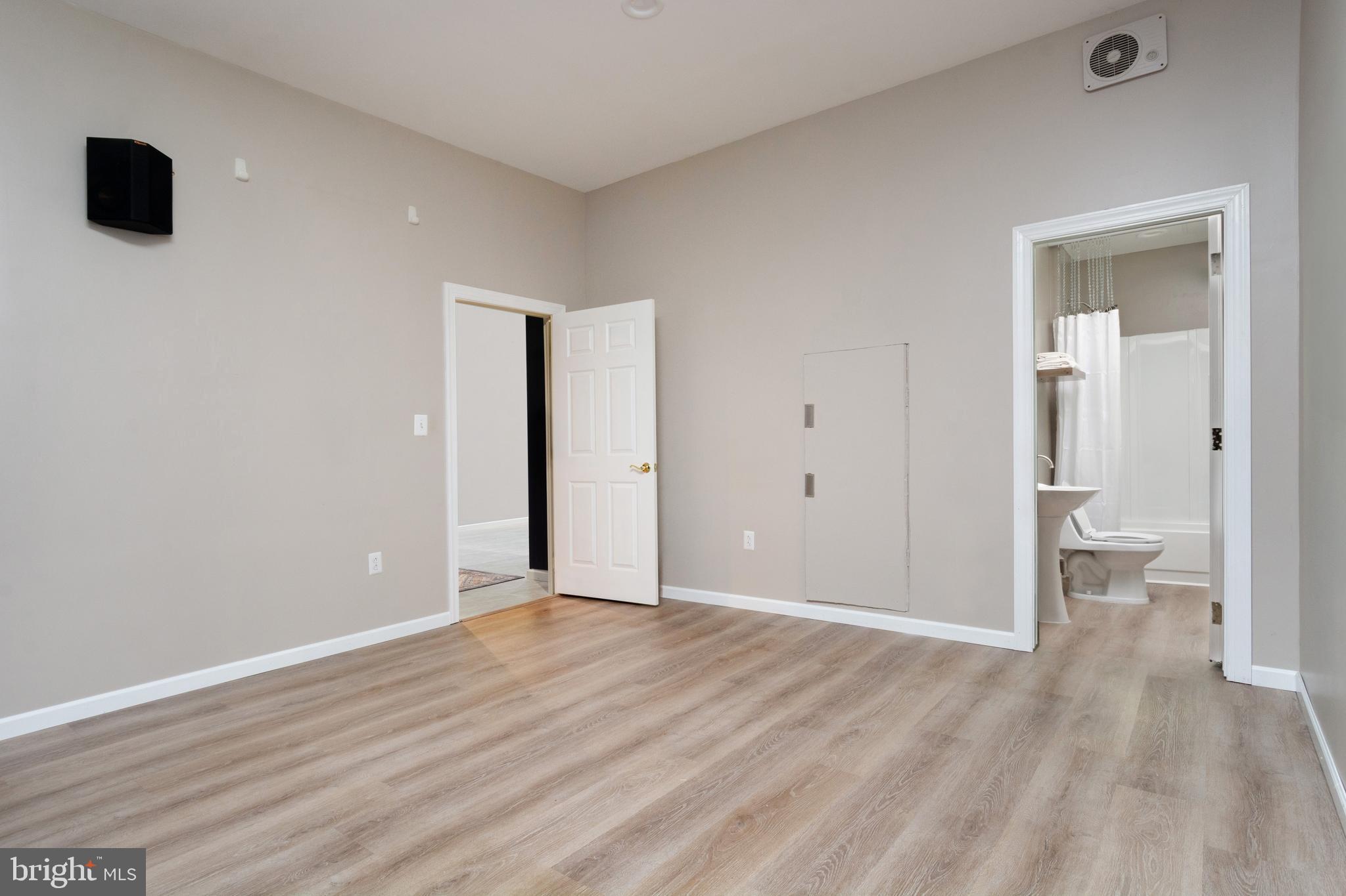 DAMASCUS OUTSIDE - Residential