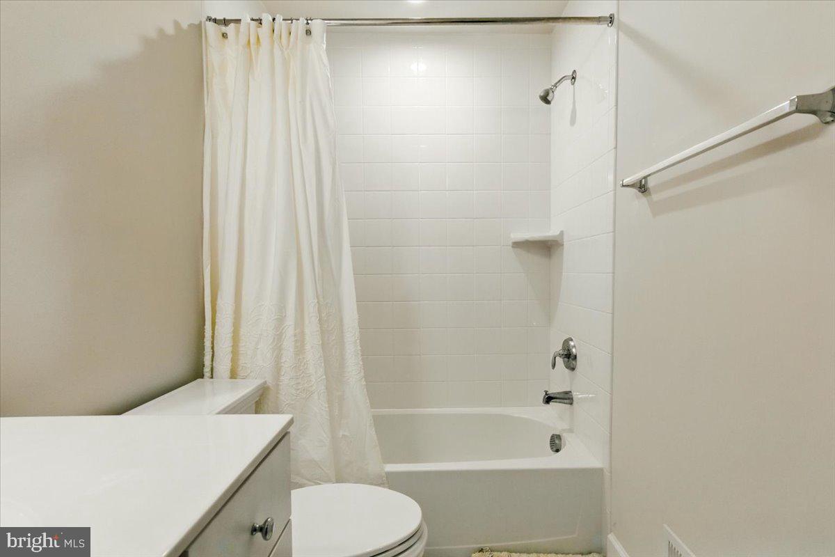 HAMILTON PARK - Residential Lease