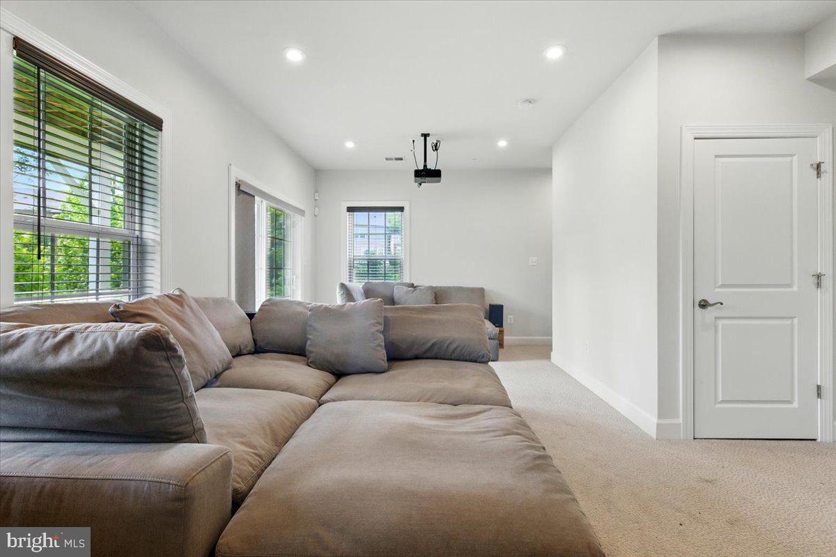 HAMILTON PARK - Residential Lease