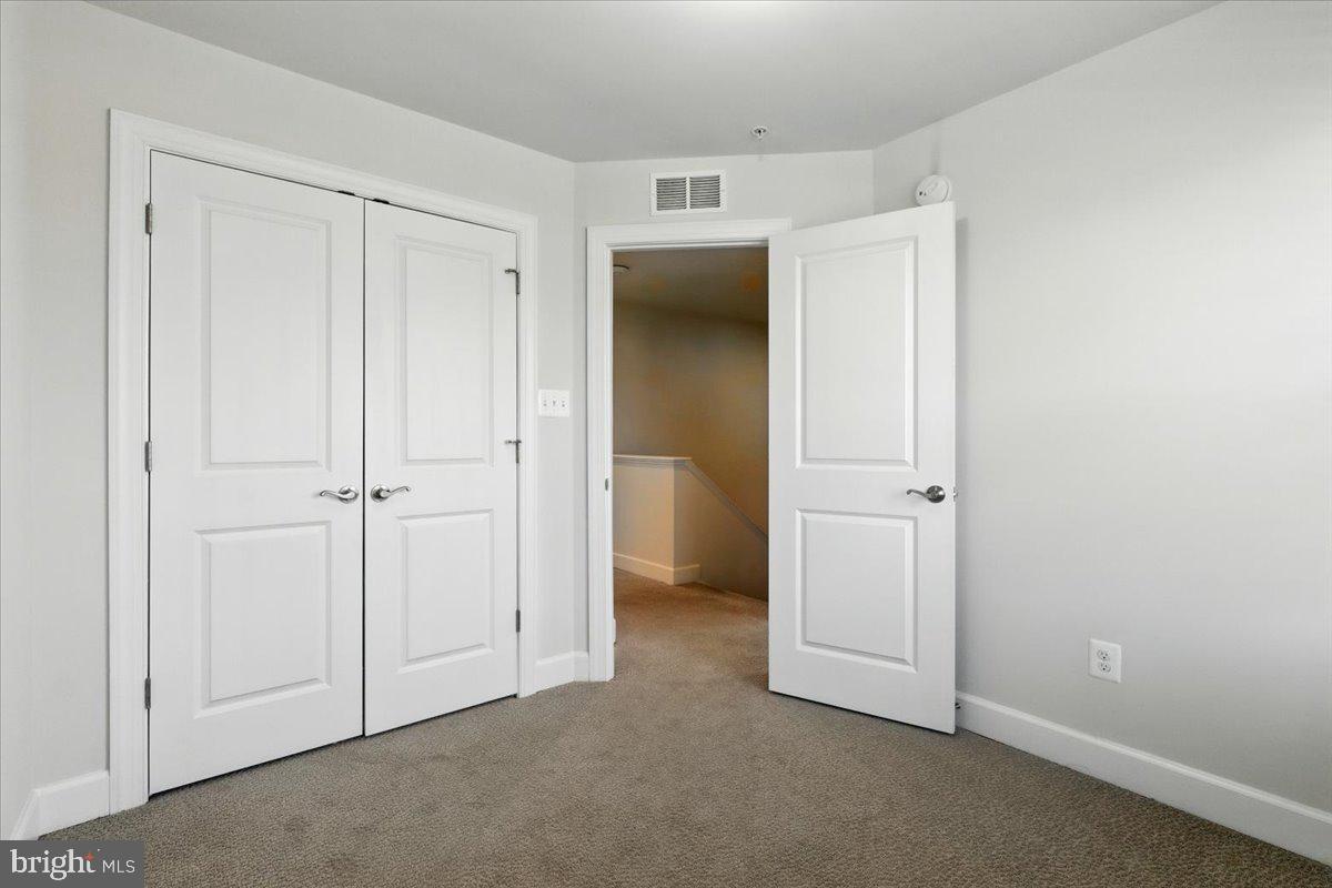 HAMILTON PARK - Residential Lease