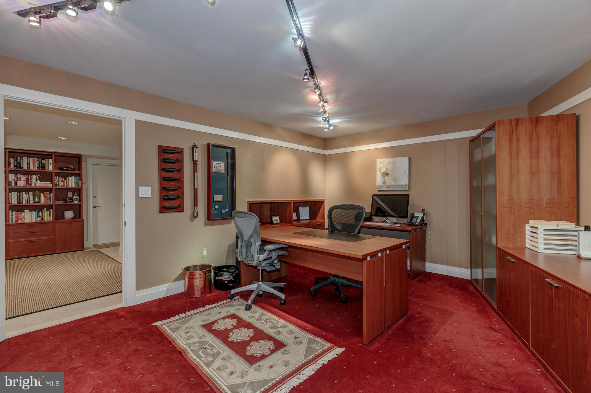 COUNTRY CLUB HILLS - Residential