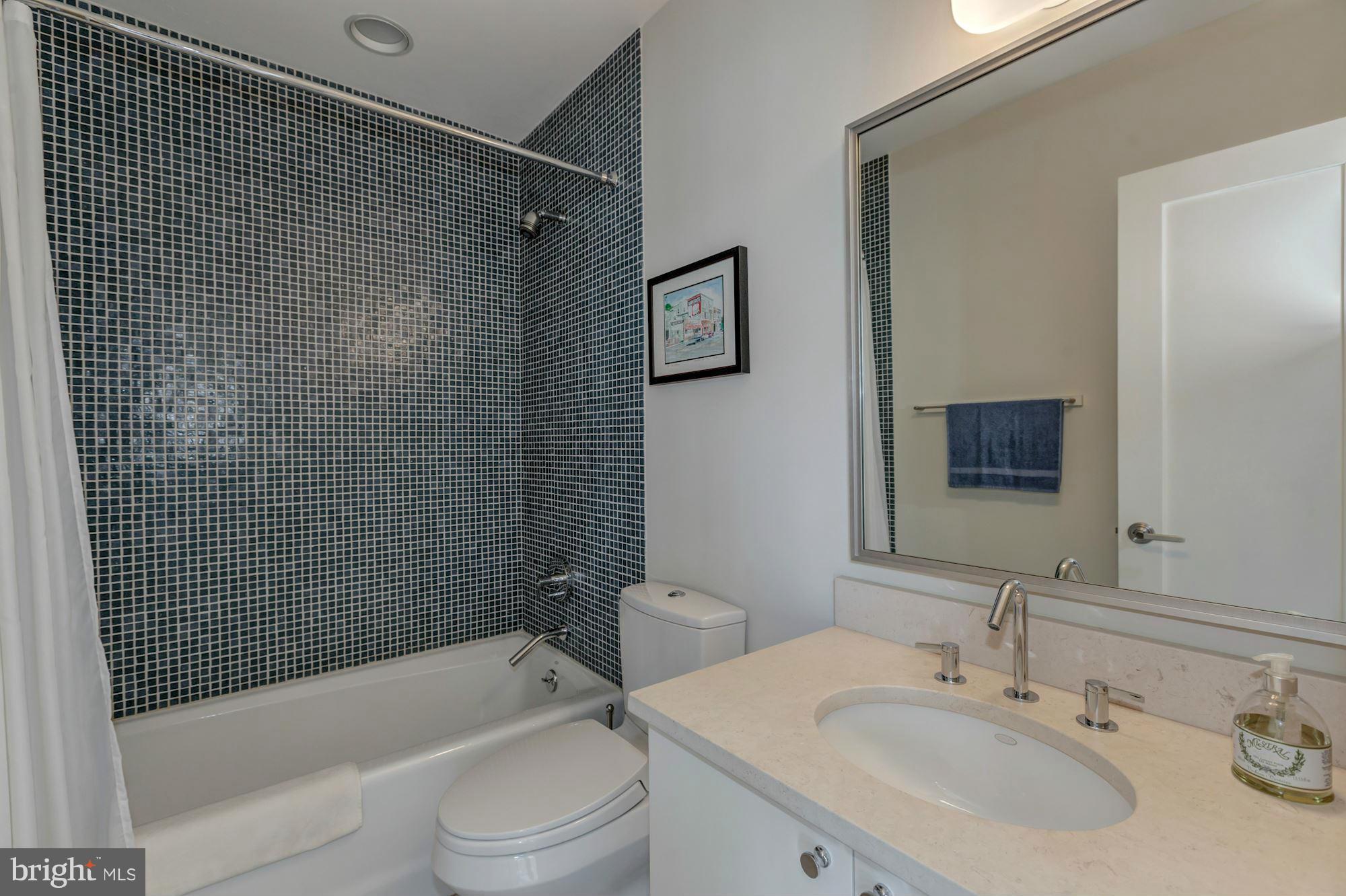 COUNTRY CLUB HILLS - Residential