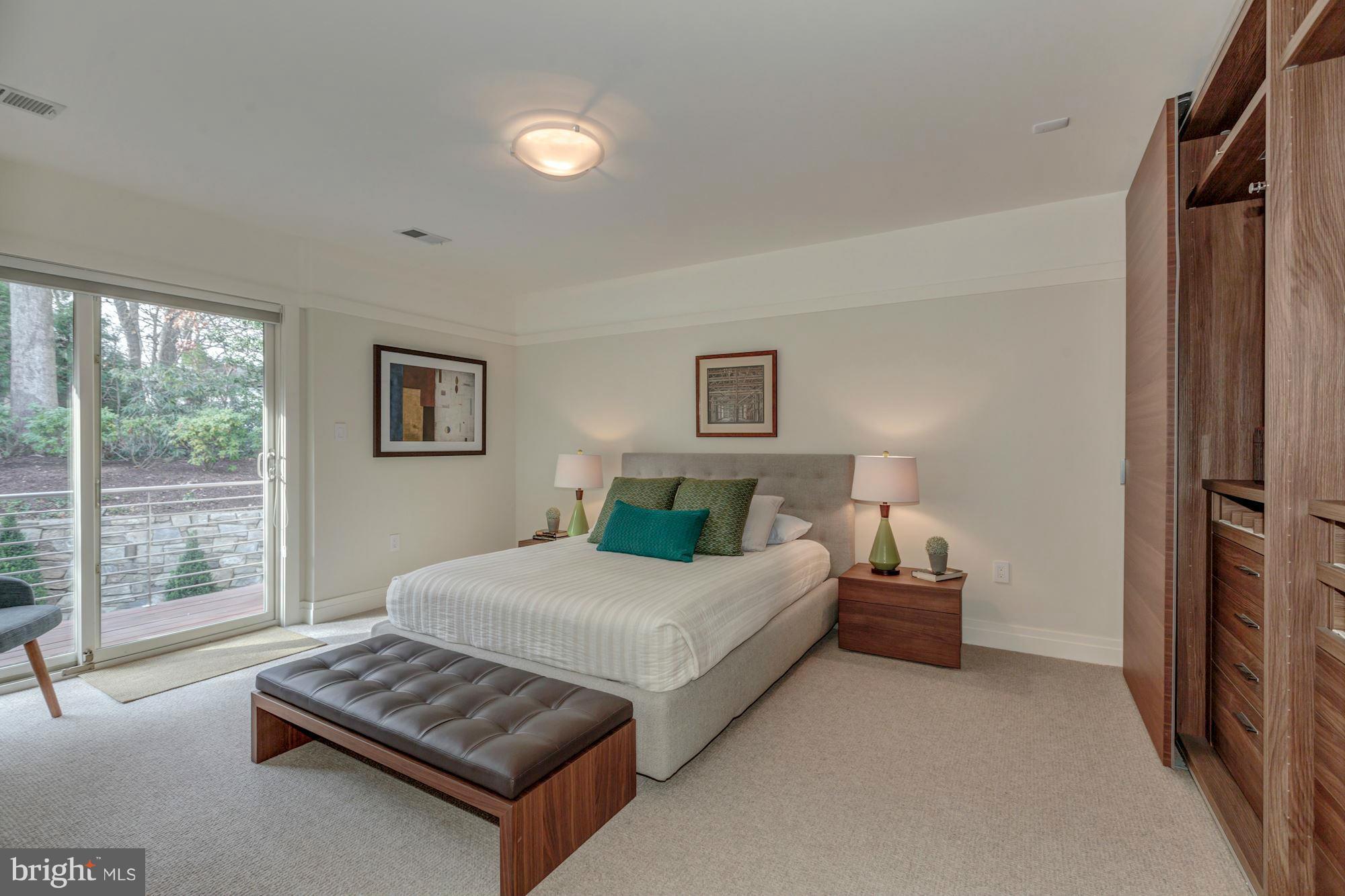 COUNTRY CLUB HILLS - Residential