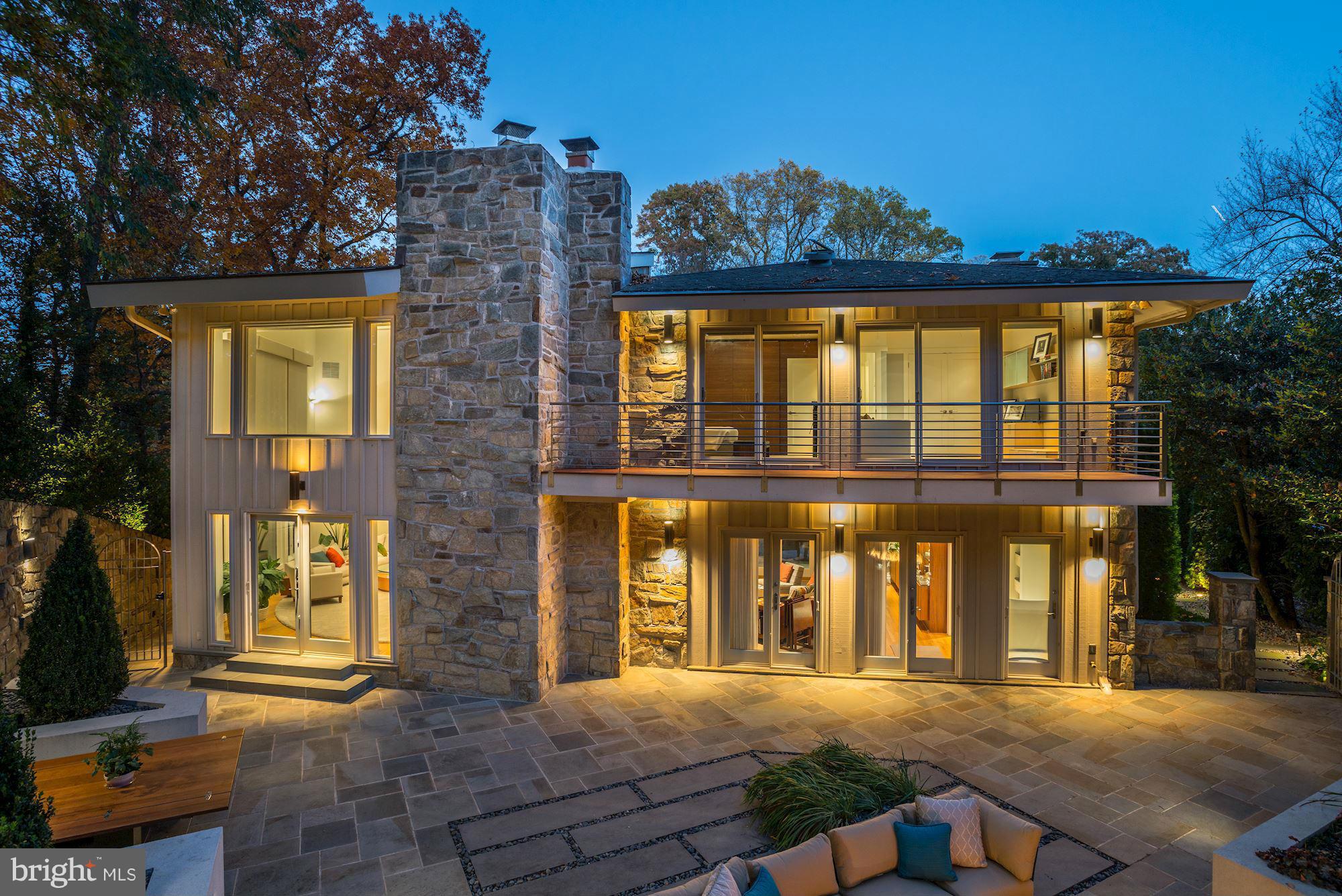 COUNTRY CLUB HILLS - Residential