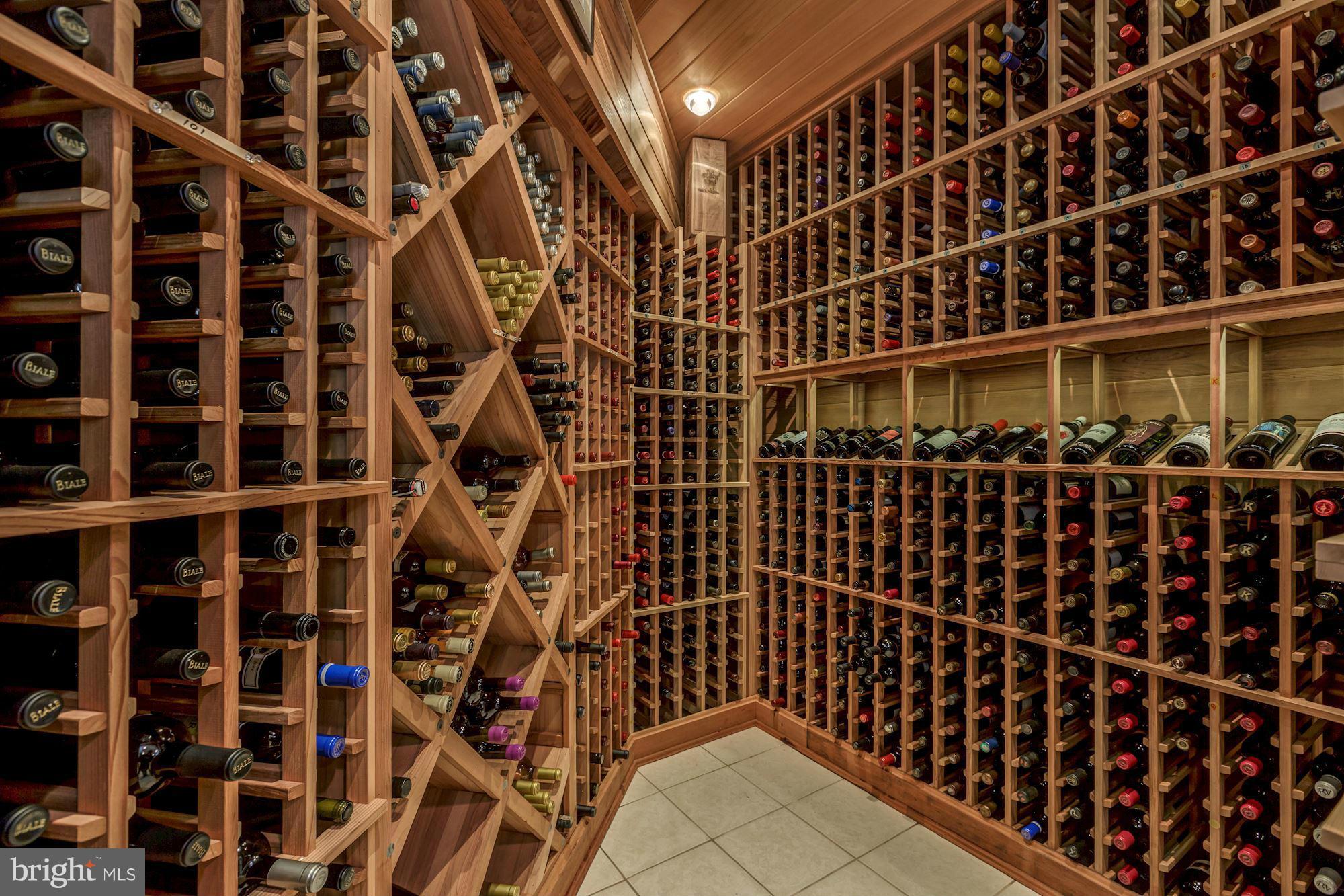 COUNTRY CLUB HILLS - Residential