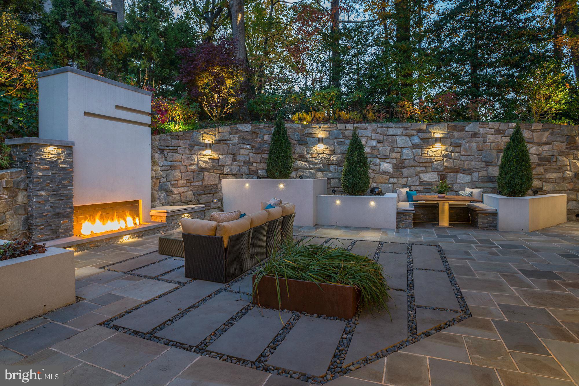 COUNTRY CLUB HILLS - Residential