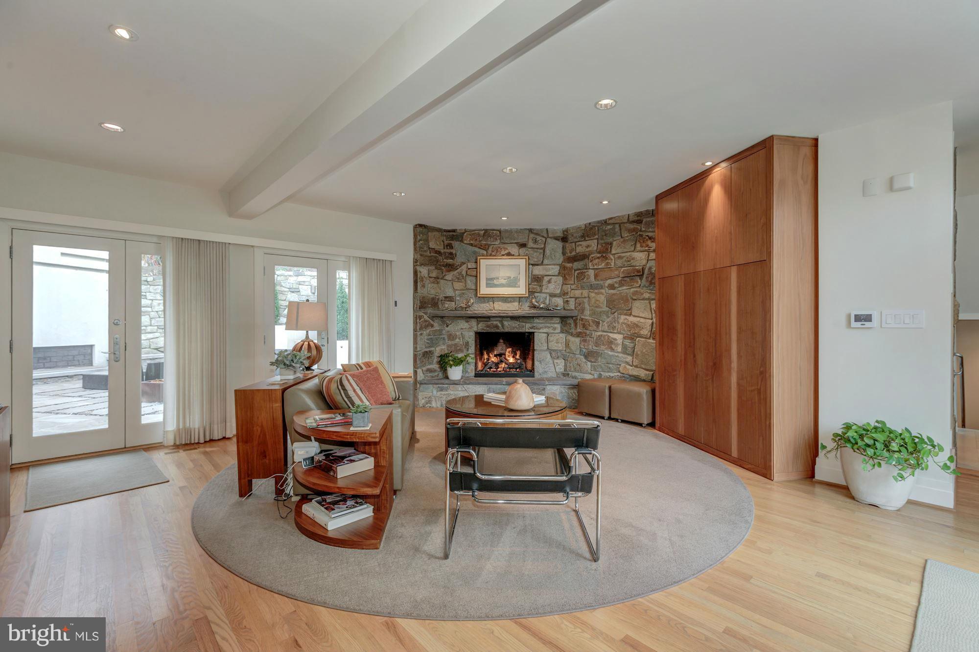 COUNTRY CLUB HILLS - Residential