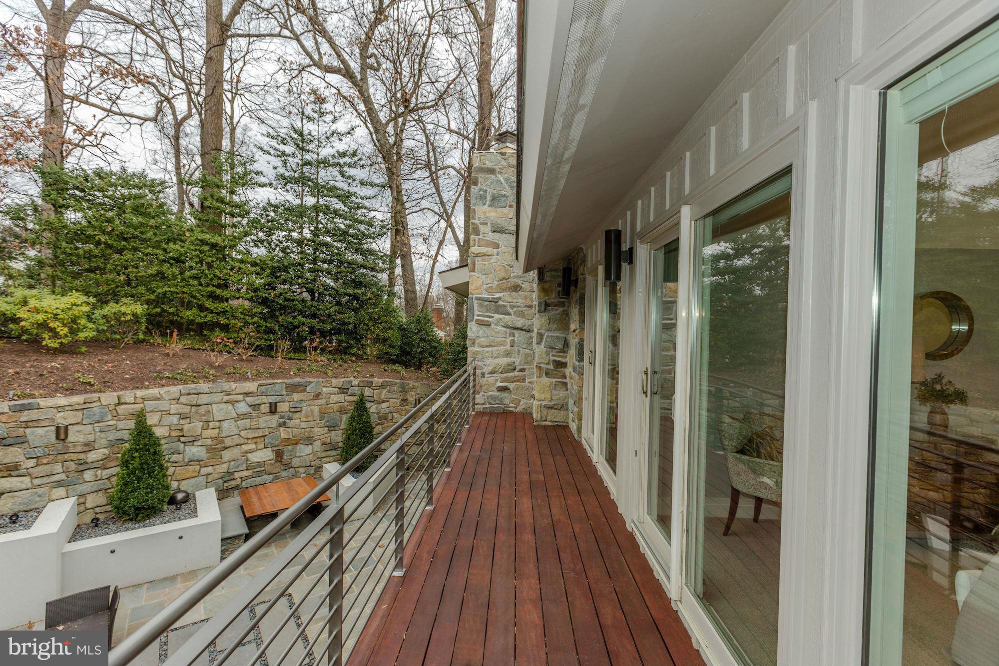 COUNTRY CLUB HILLS - Residential