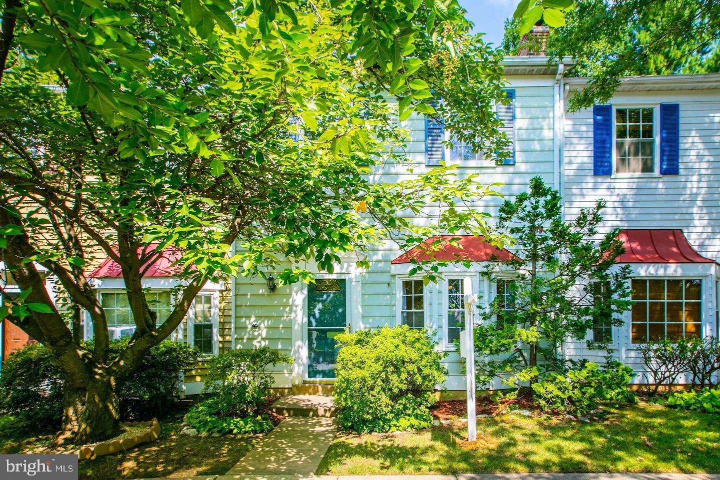 OAKTON CLOISTERS - Residential Lease