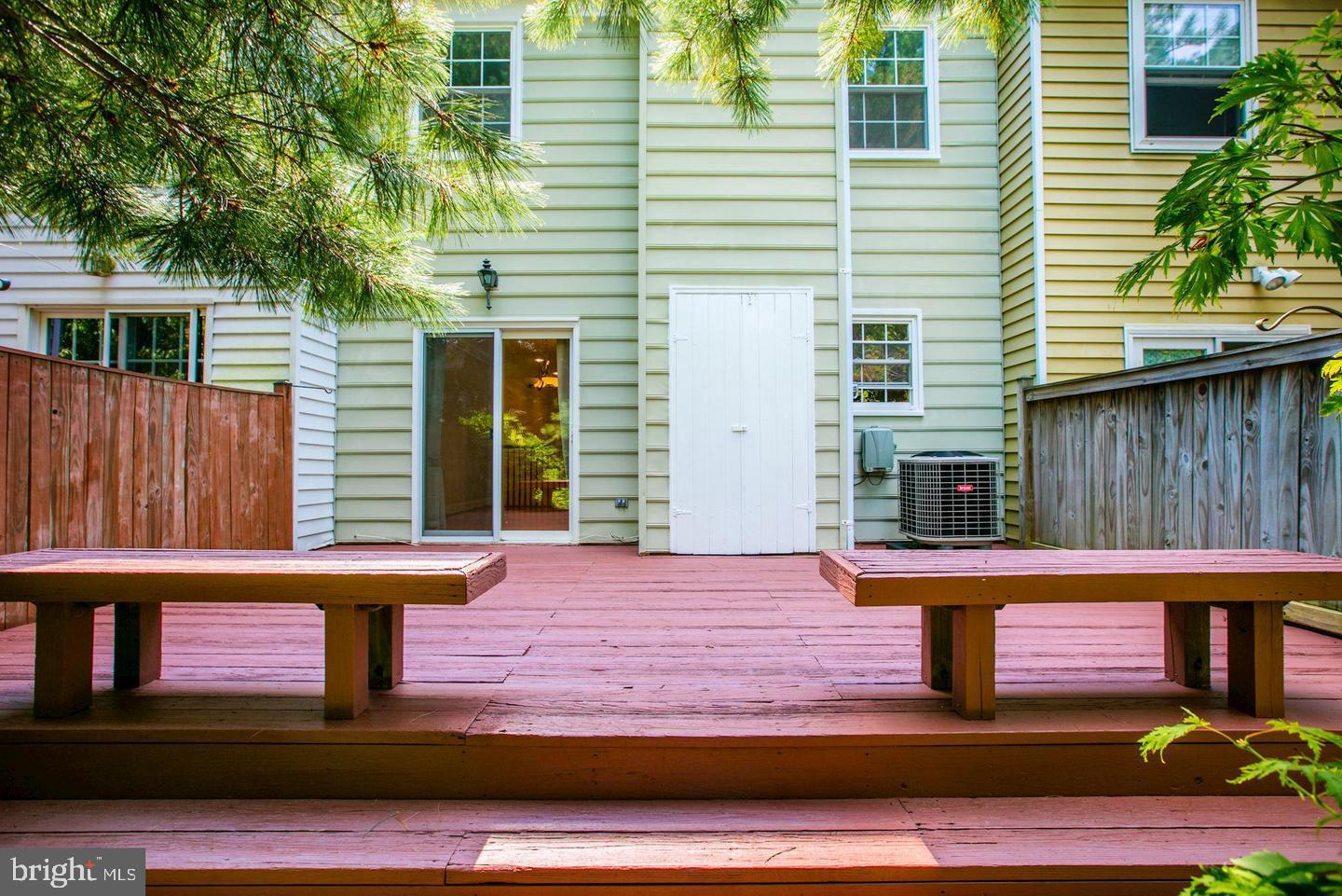 OAKTON CLOISTERS - Residential Lease