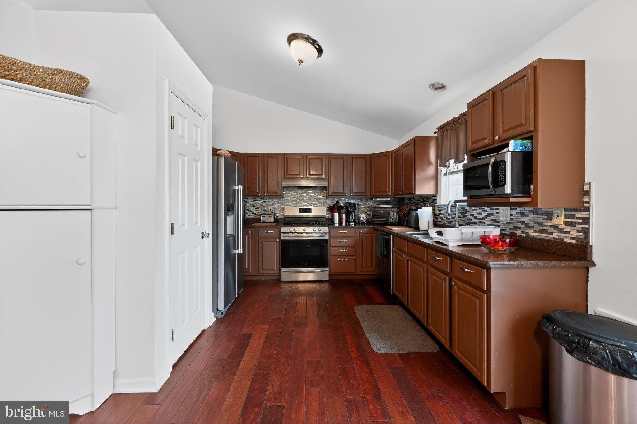 6 TULIP COURT
