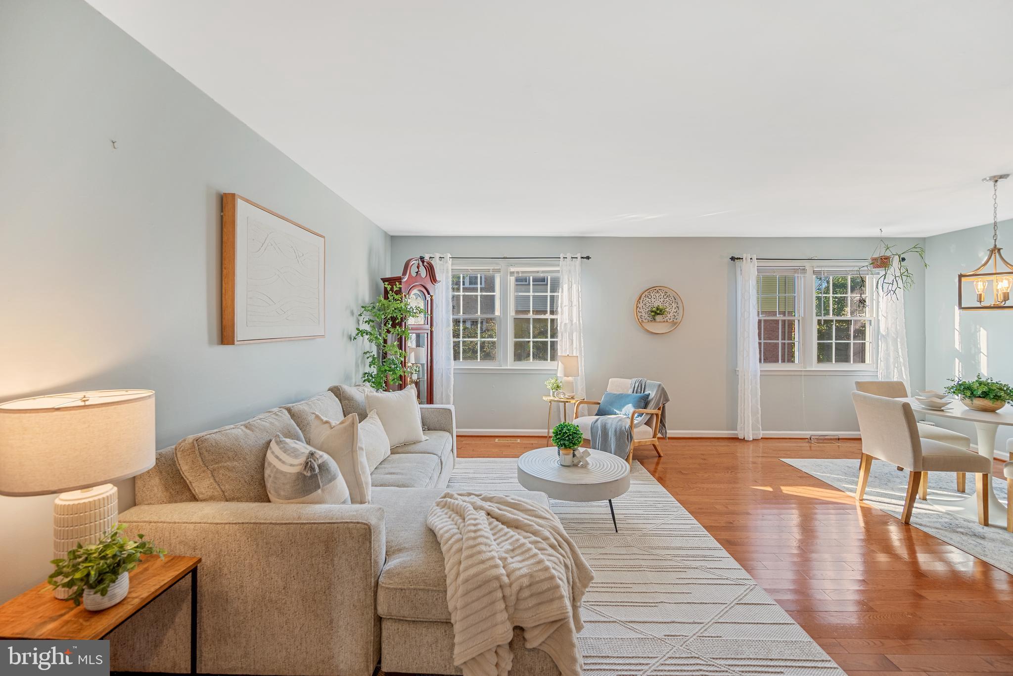 4546 KING EDWARD COURT