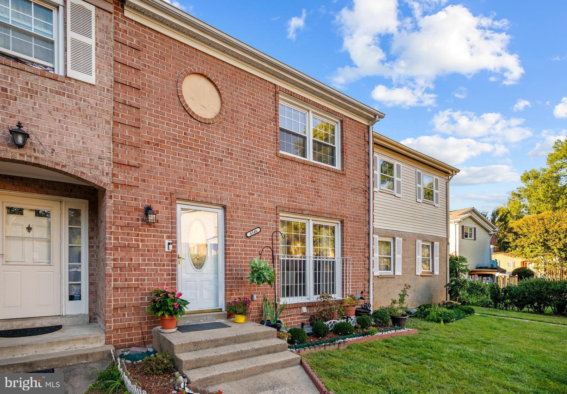 4546 KING EDWARD COURT