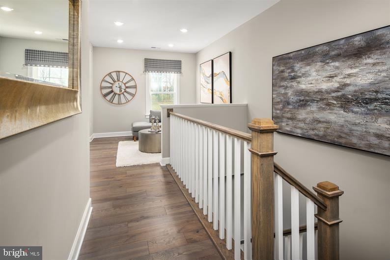 PONDS EDGE - Residential