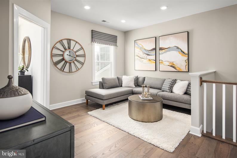 PONDS EDGE - Residential