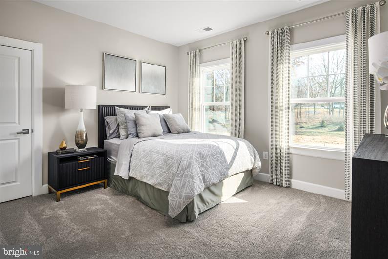 PONDS EDGE - Residential