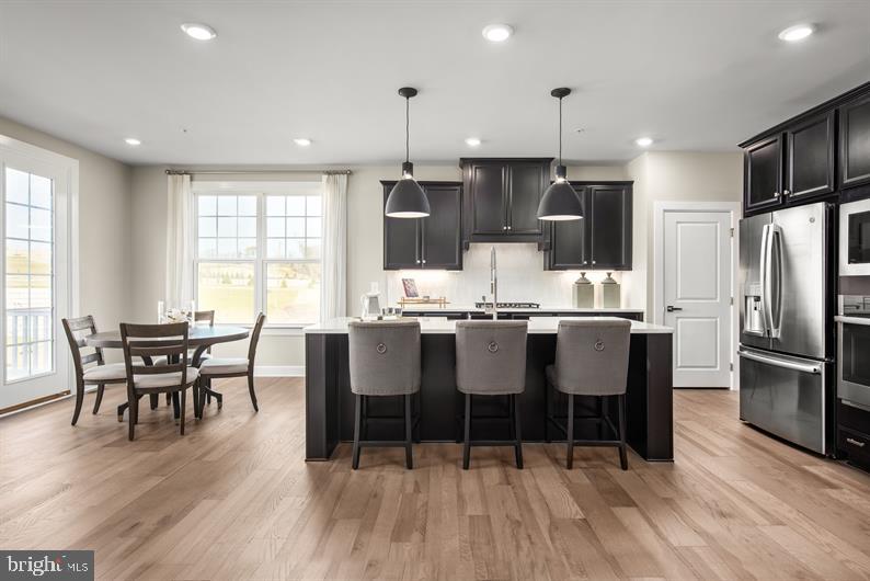 PONDS EDGE - Residential