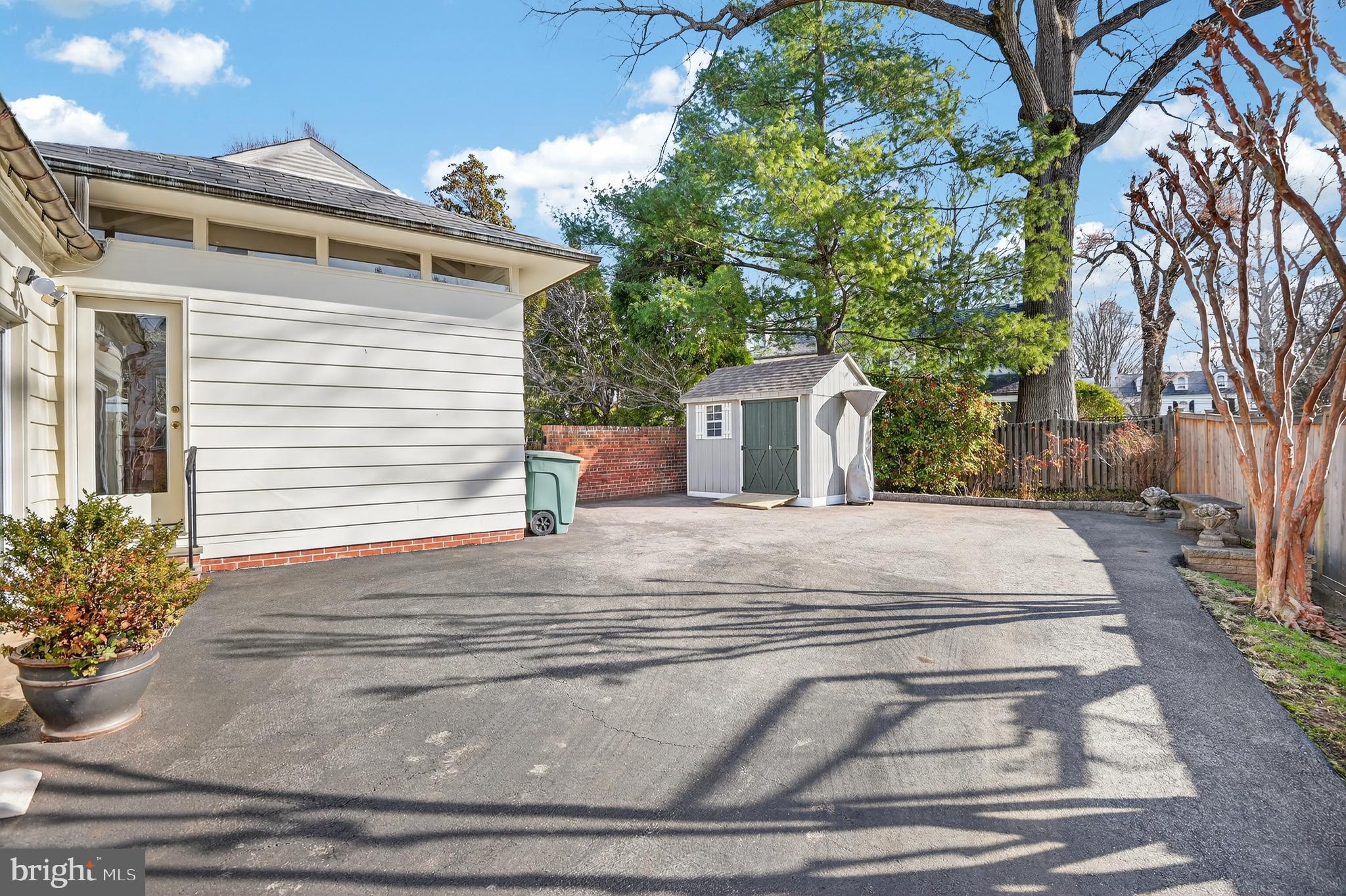 KENWOOD - Residential