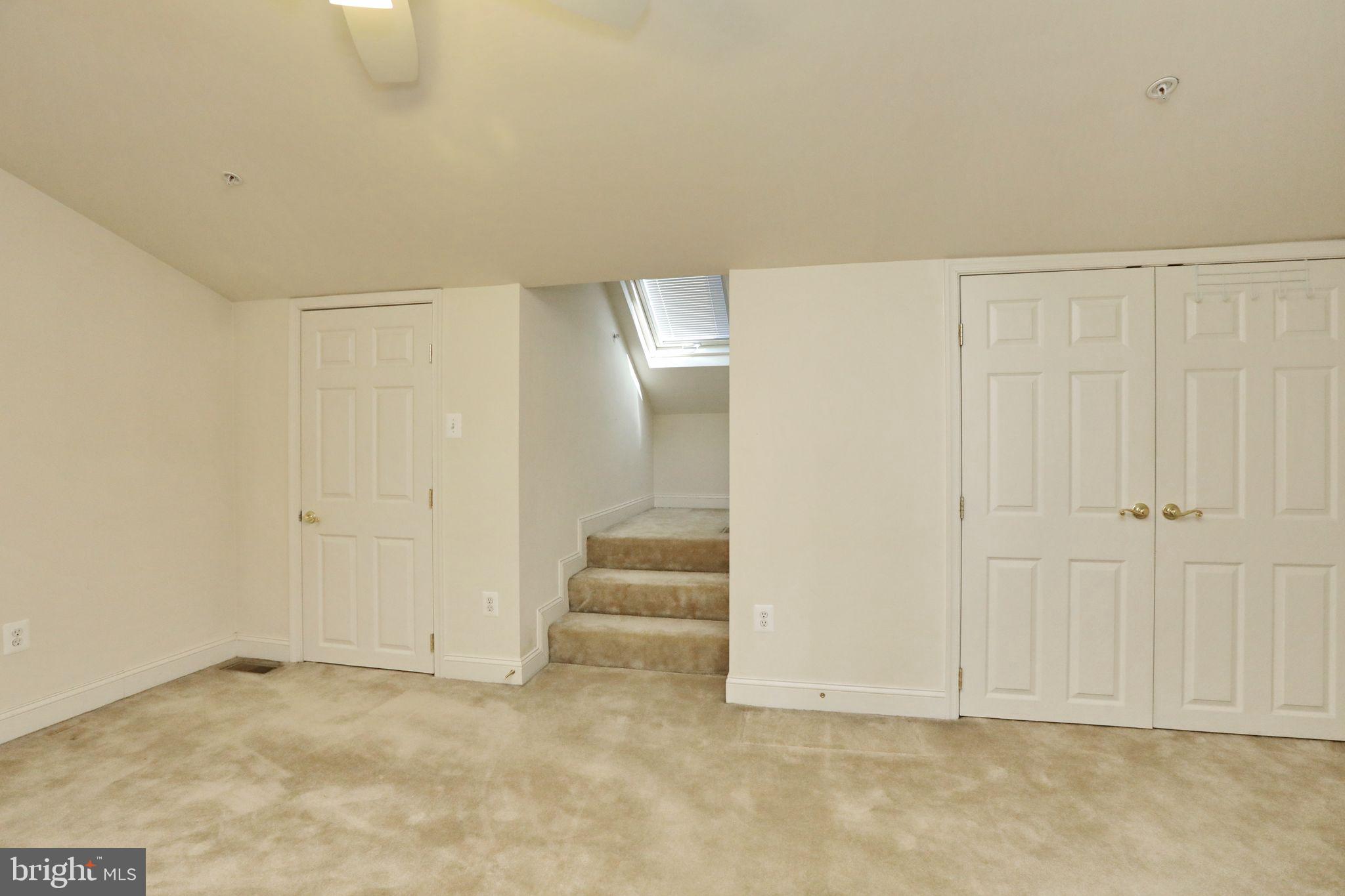 WASHINGTON SQUARE - Residential