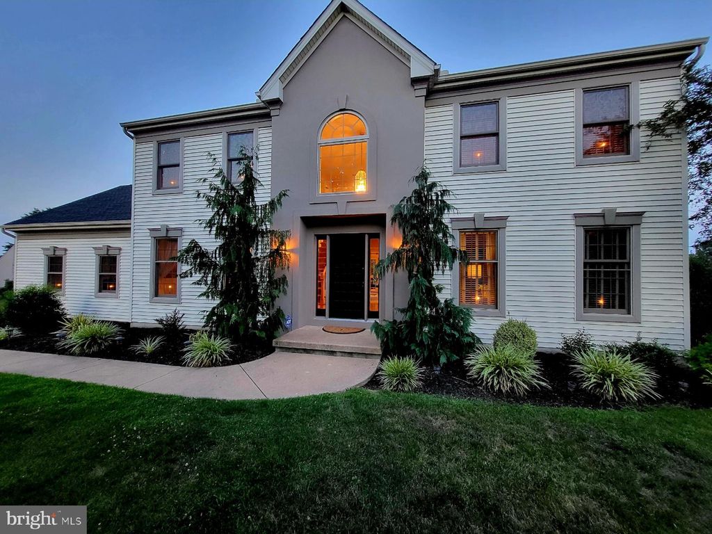 Photo of 1121 SUNWOOD LN, LANCASTER, PA 17601 (MLS # PALA2036594)