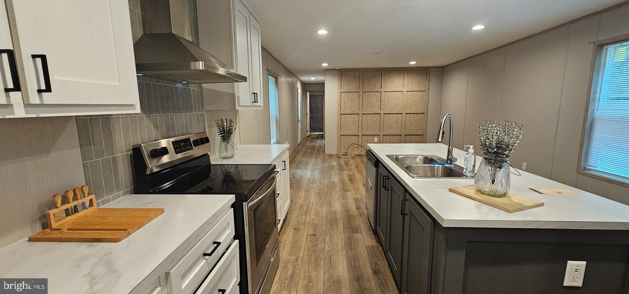 182 HEMLOCK WAY 182-B 276
