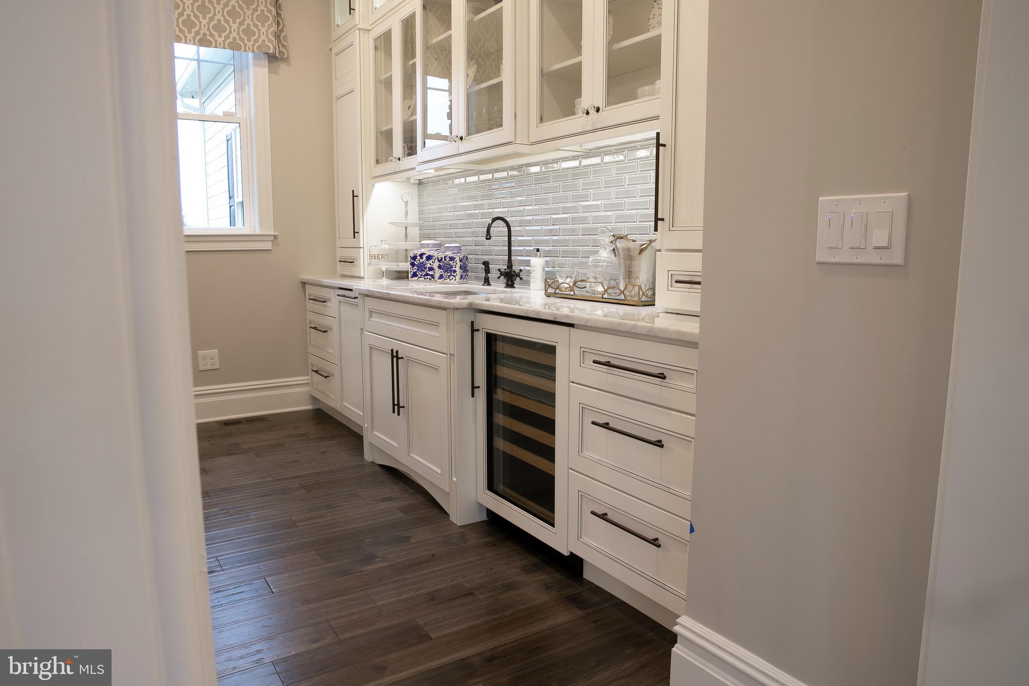 MAKEFIELD MEADOWS - Residential