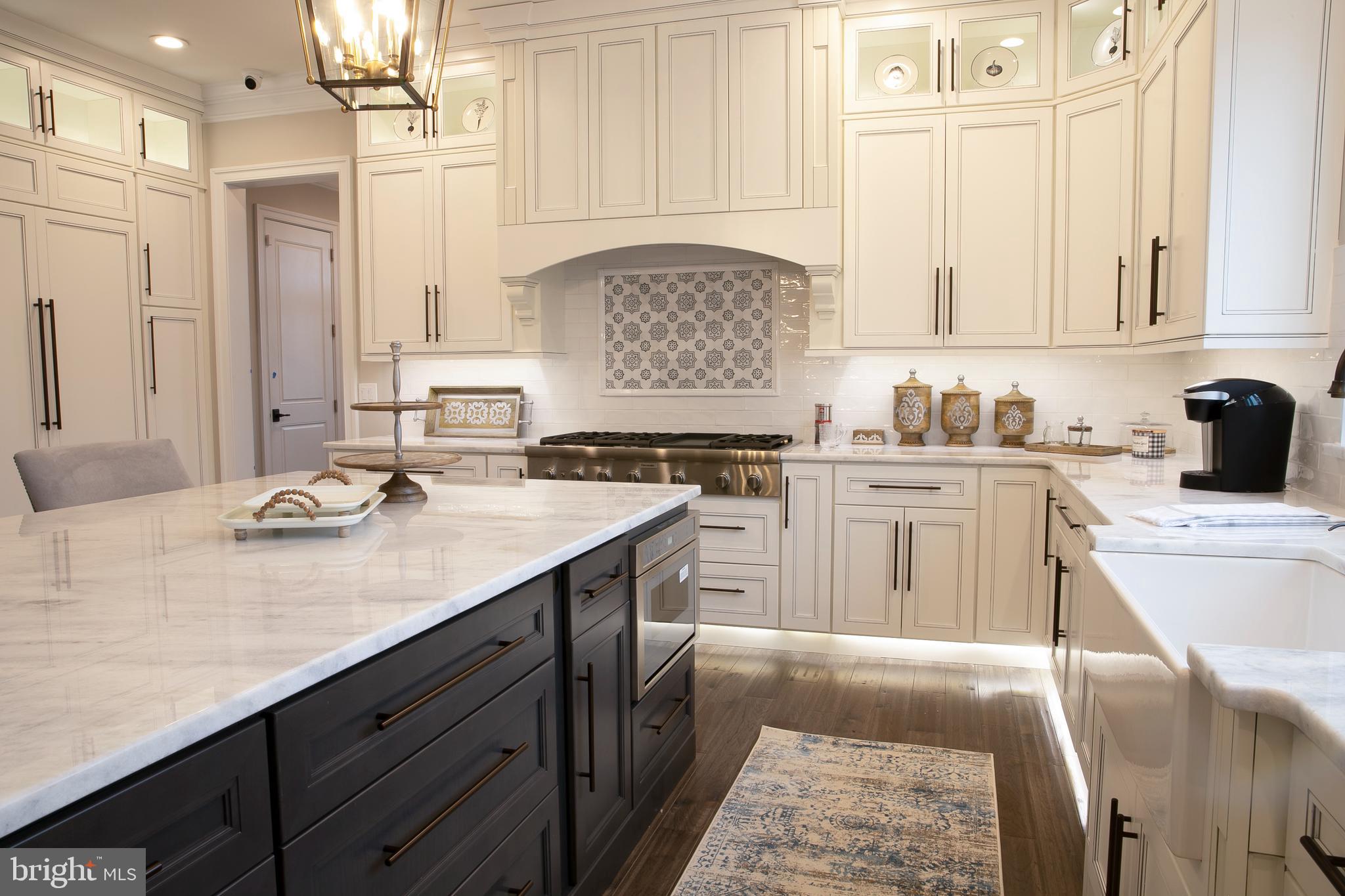 MAKEFIELD MEADOWS - Residential