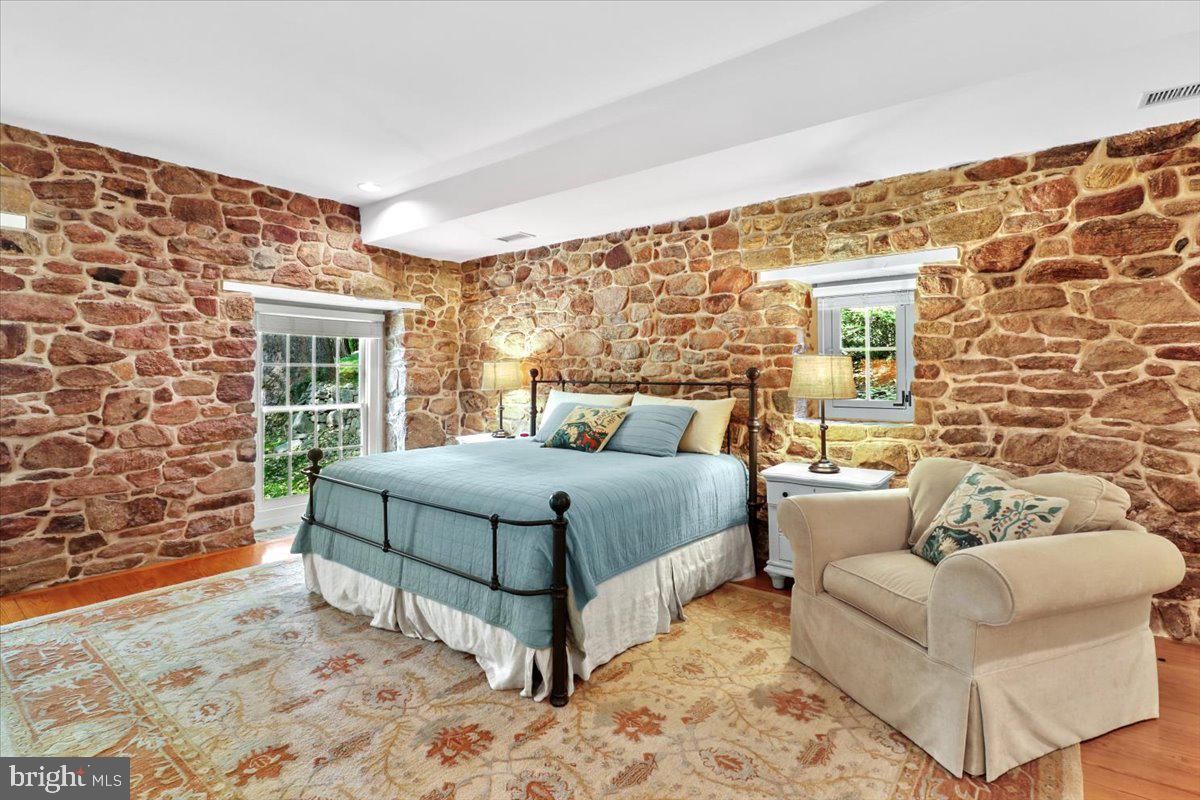 OLDEBULLTOWNVILLAGE - Residential