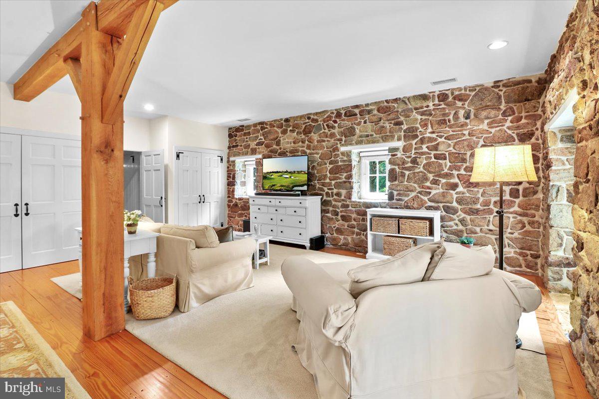 OLDEBULLTOWNVILLAGE - Residential