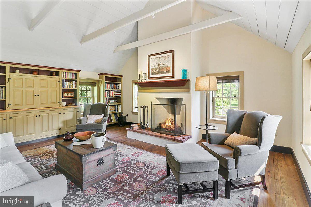 OLDEBULLTOWNVILLAGE - Residential