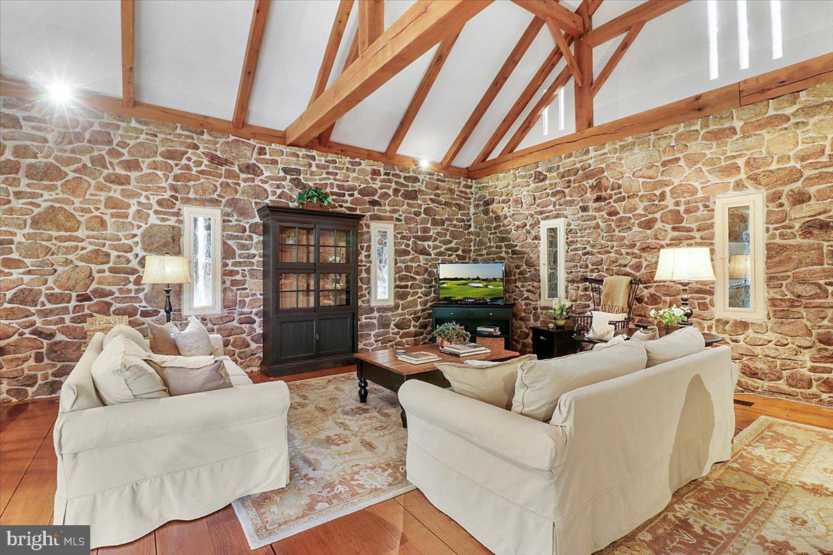 OLDEBULLTOWNVILLAGE - Residential