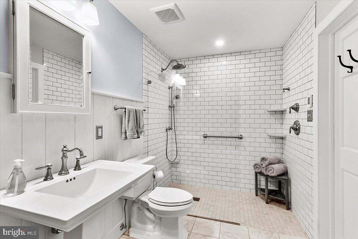 OLDEBULLTOWNVILLAGE - Residential