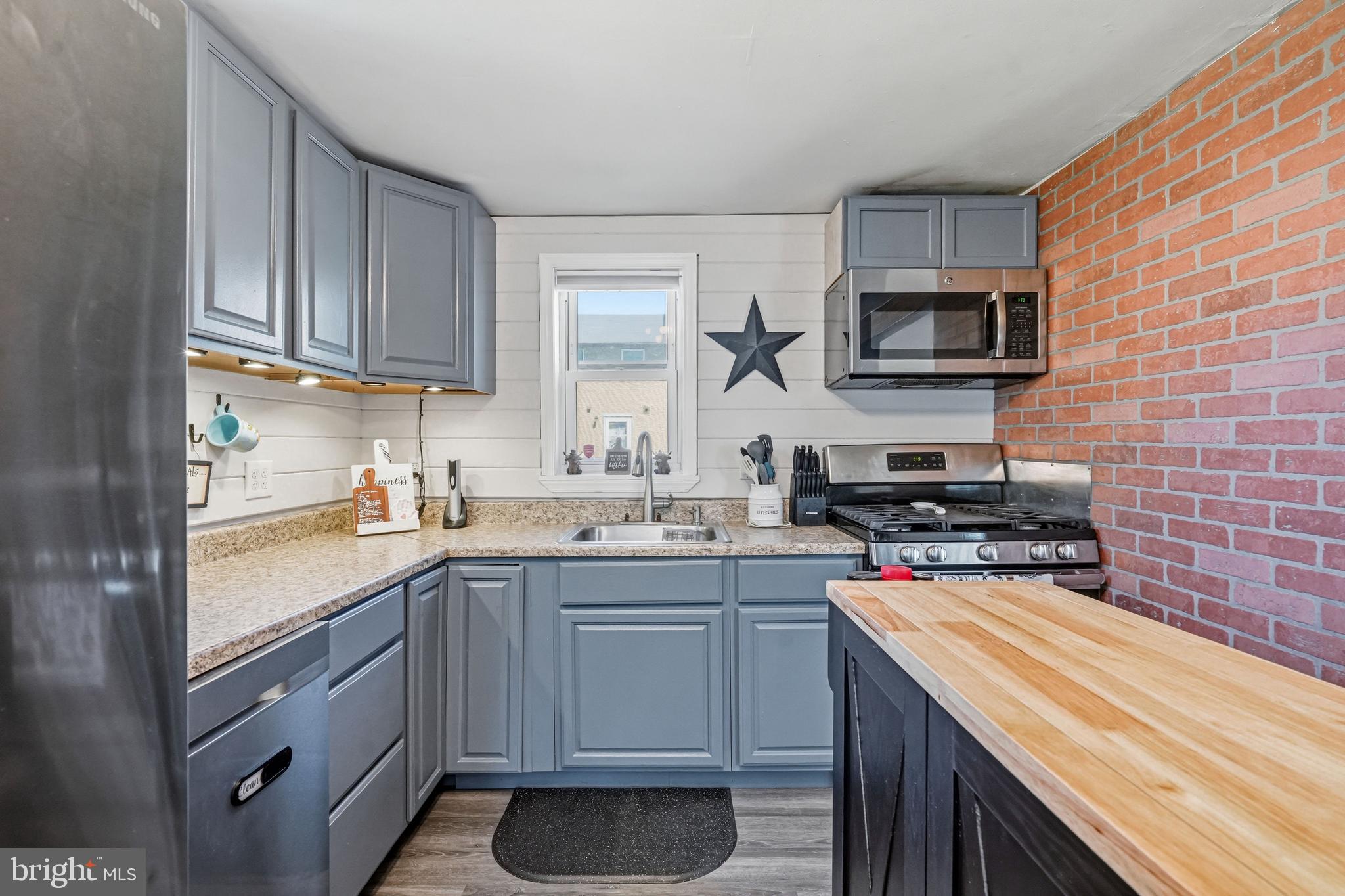 CRESTMONT - Residential