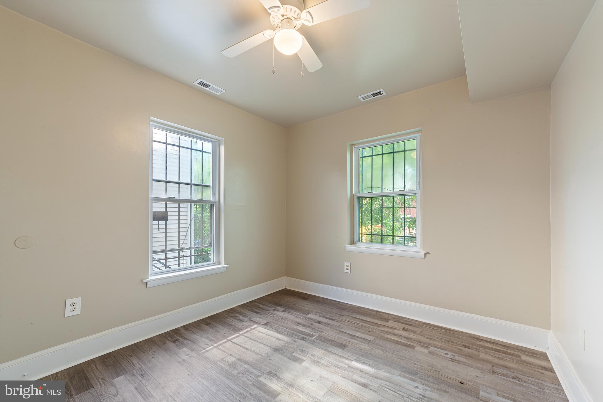121 GALVESTON PLACE SW 2