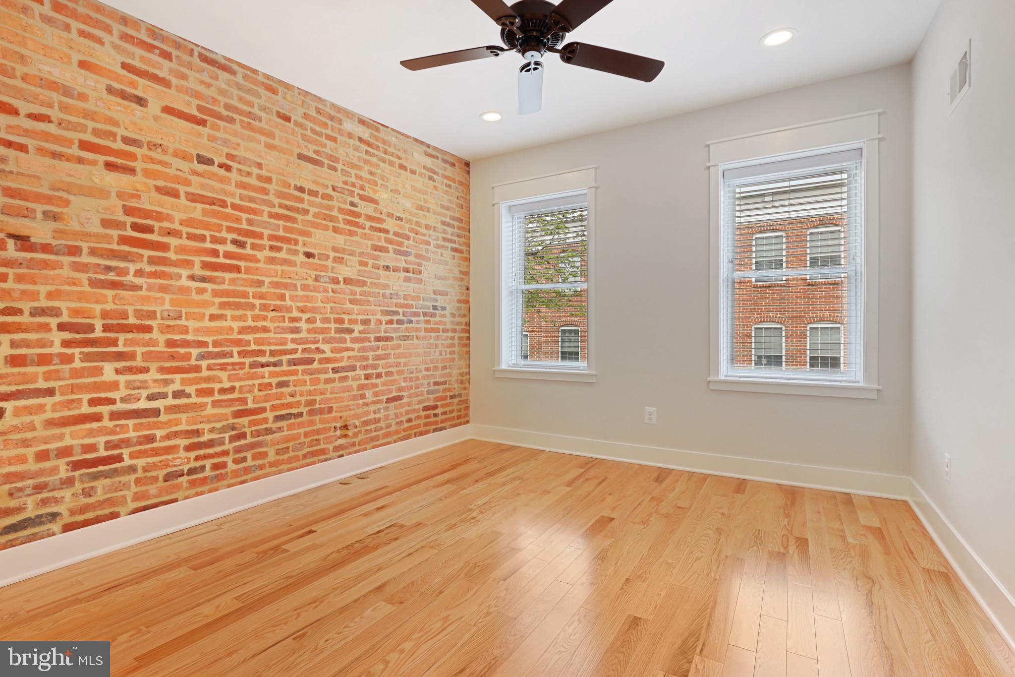 LOCUST POINT - Residential