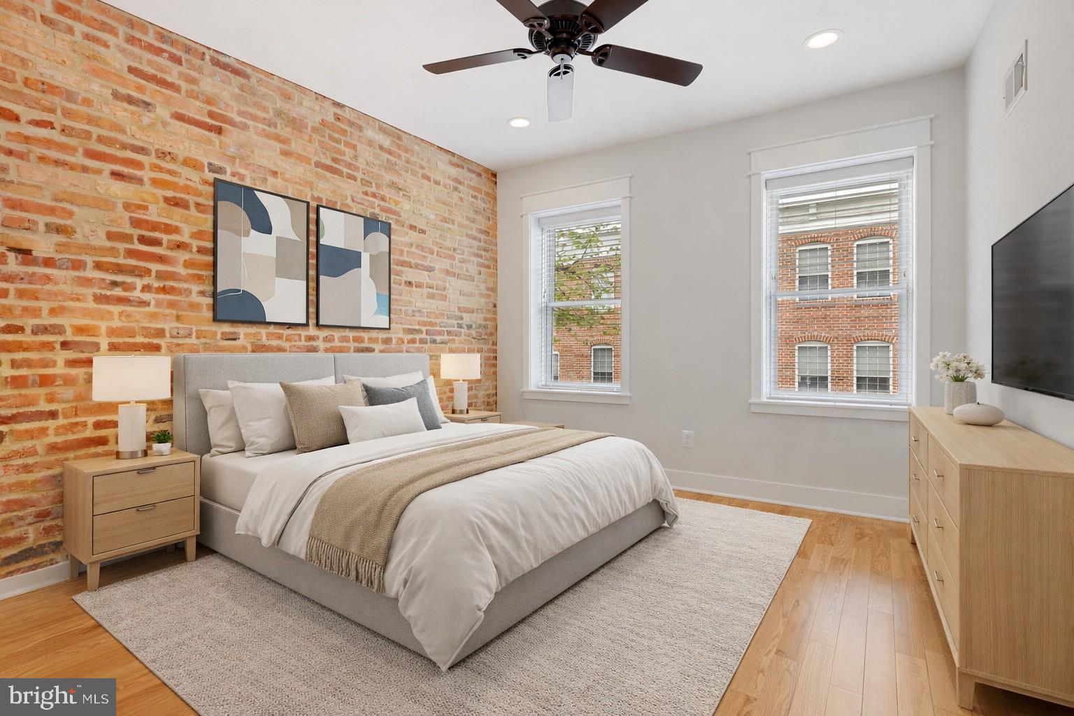 LOCUST POINT - Residential