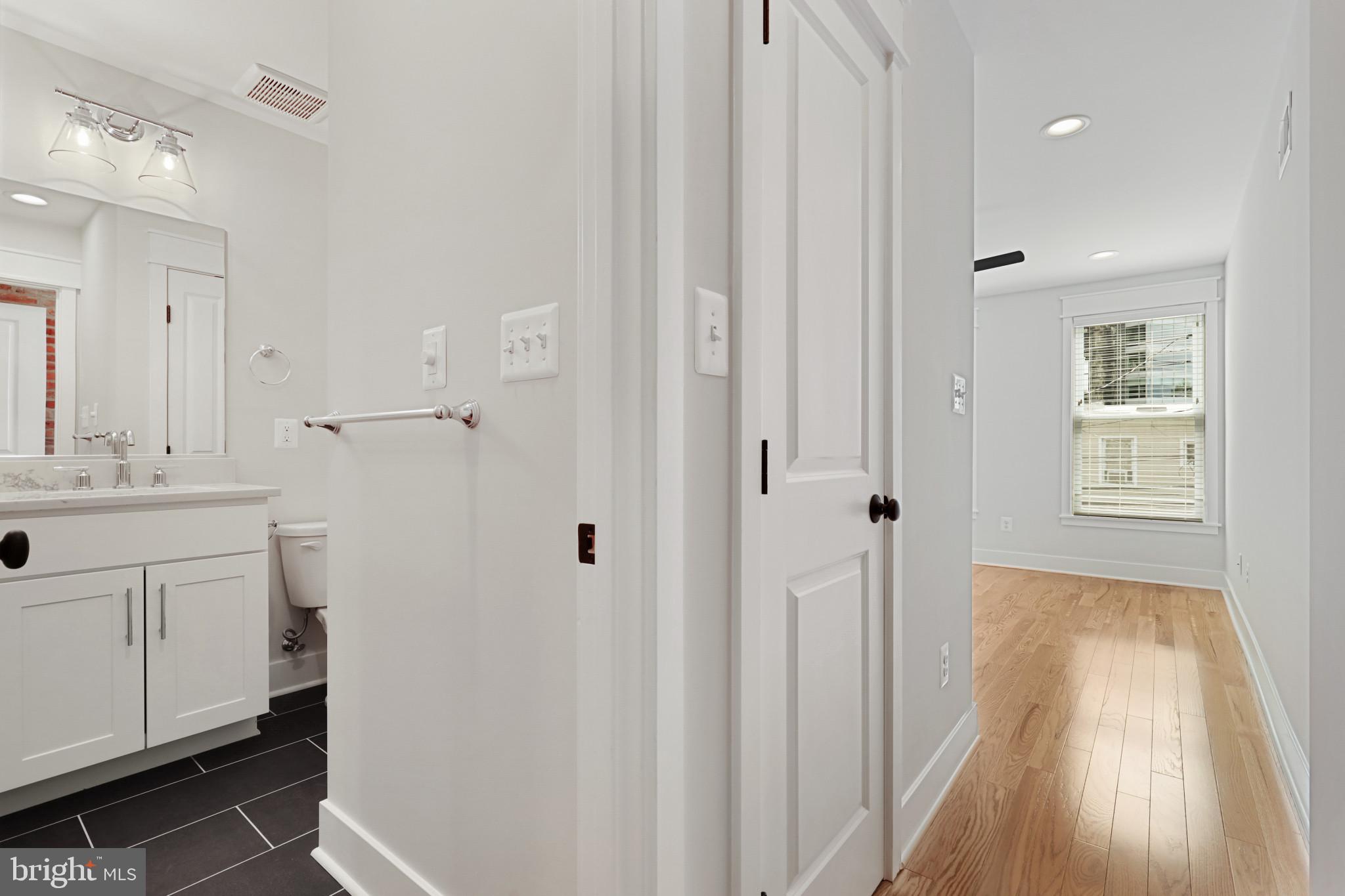 LOCUST POINT - Residential