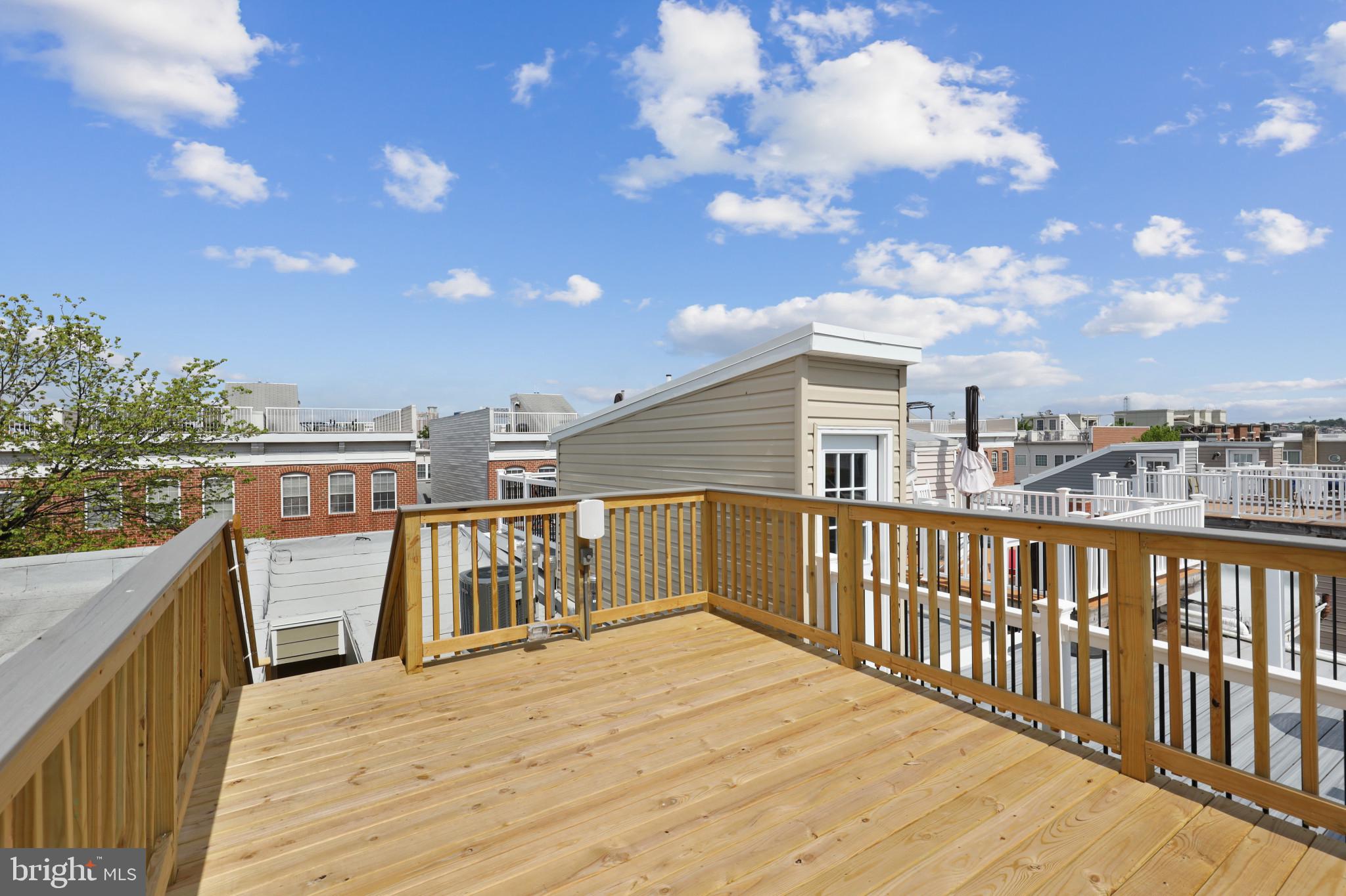 LOCUST POINT - Residential