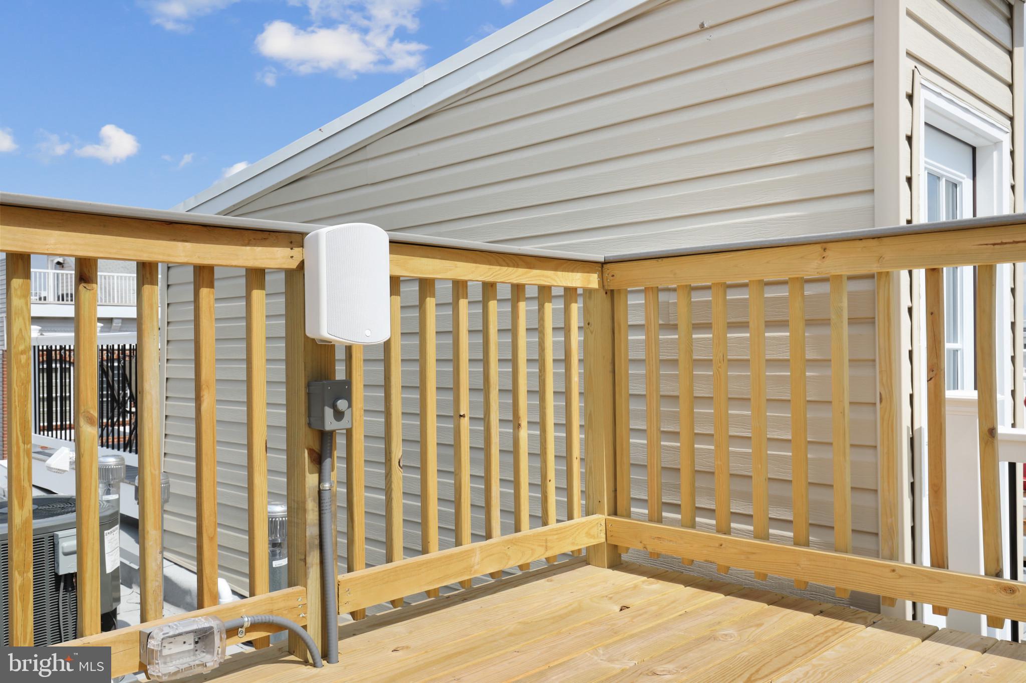 LOCUST POINT - Residential