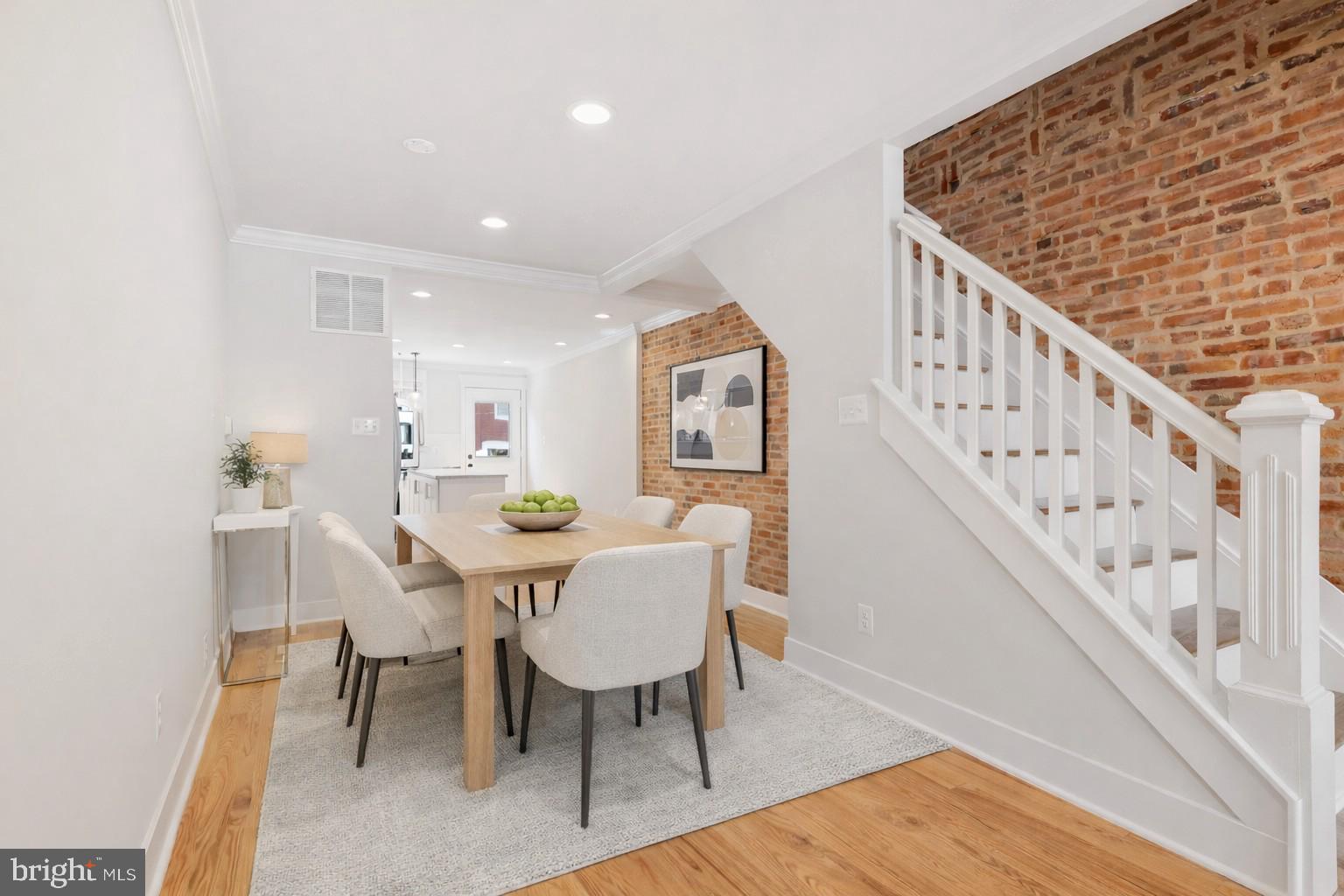 LOCUST POINT - Residential