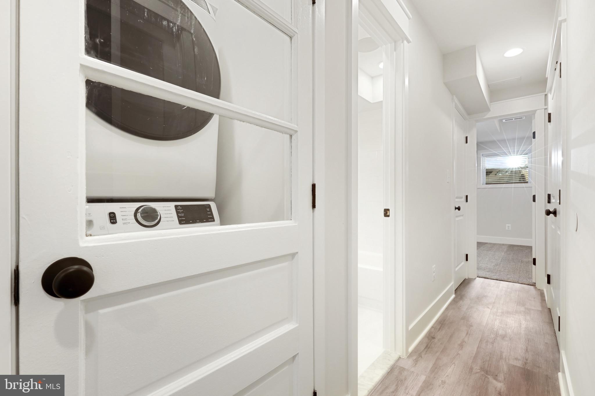 LOCUST POINT - Residential