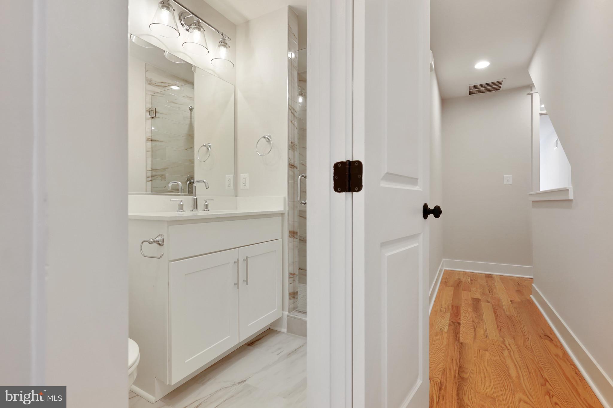 LOCUST POINT - Residential