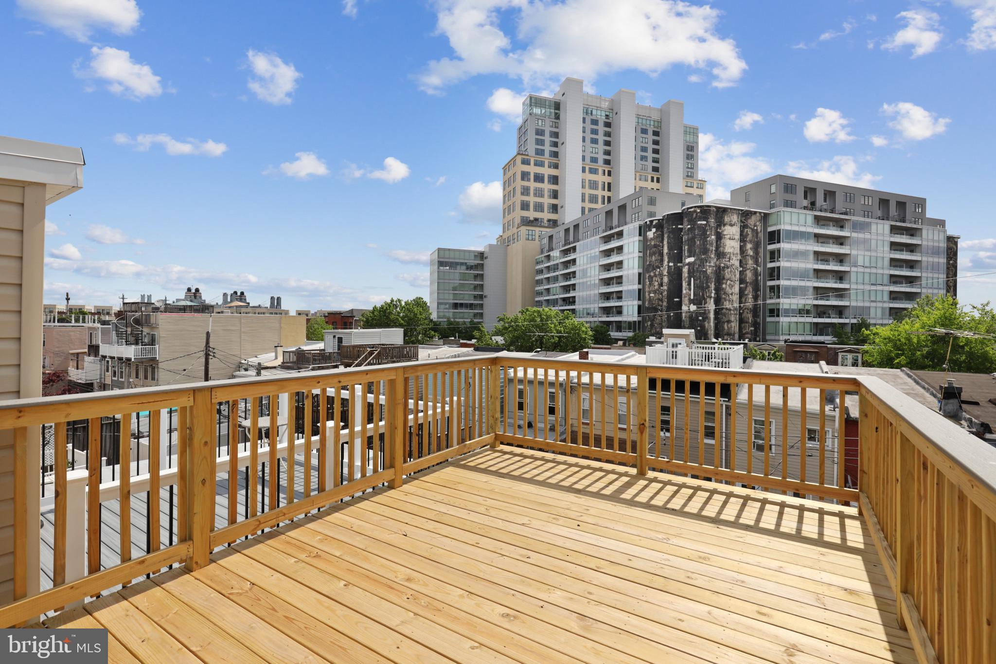 LOCUST POINT - Residential