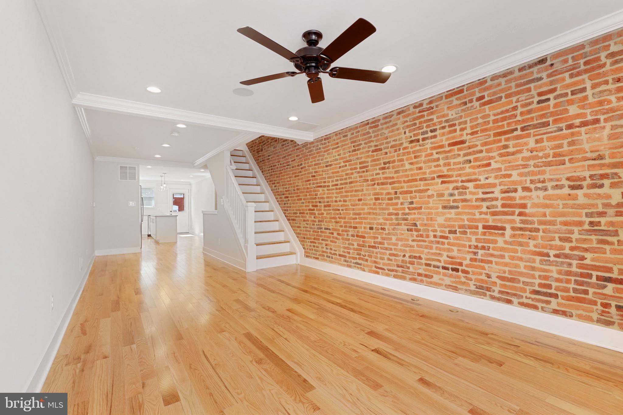 LOCUST POINT - Residential