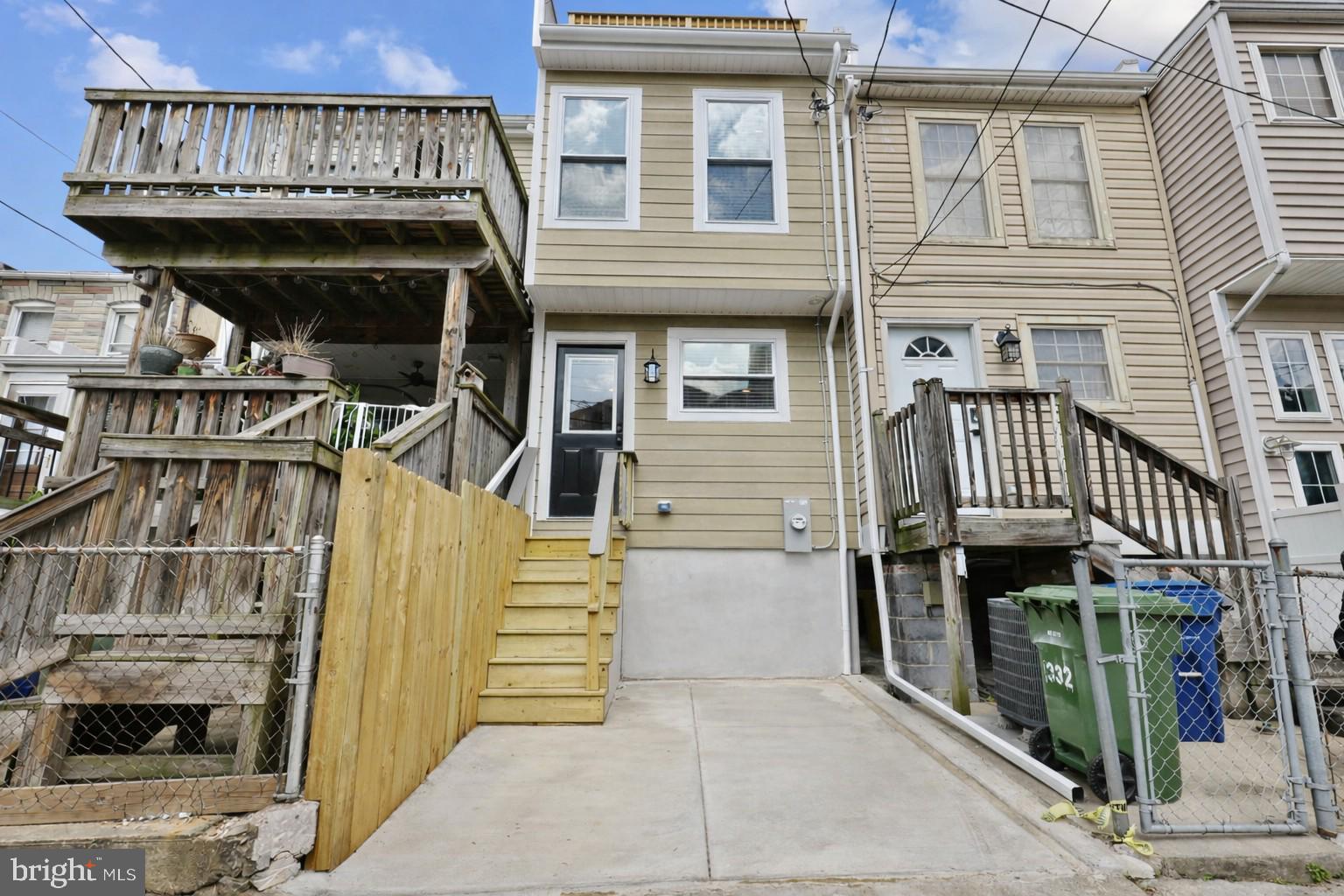 LOCUST POINT - Residential