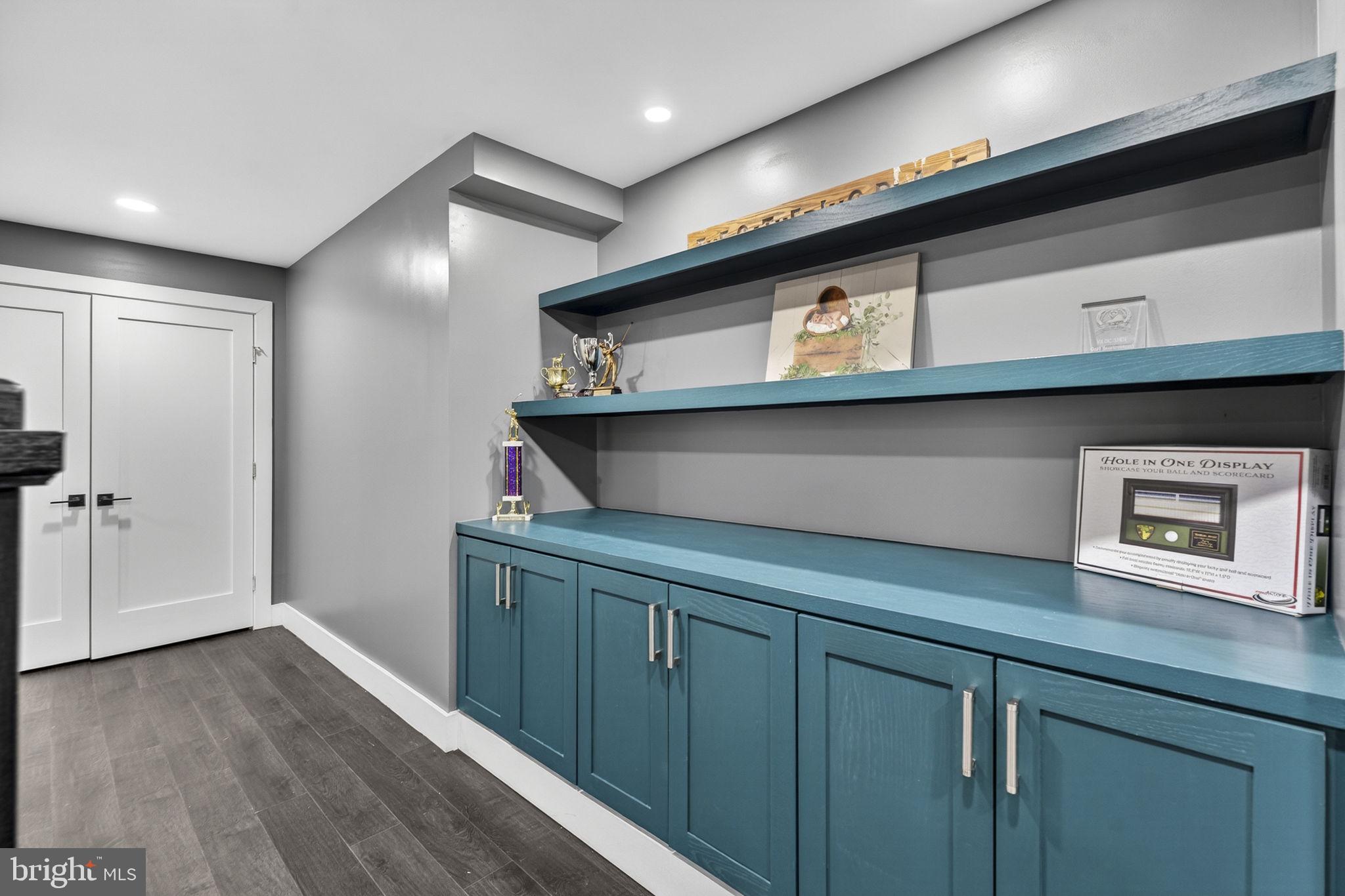 FOX DEN ESTATES - Residential