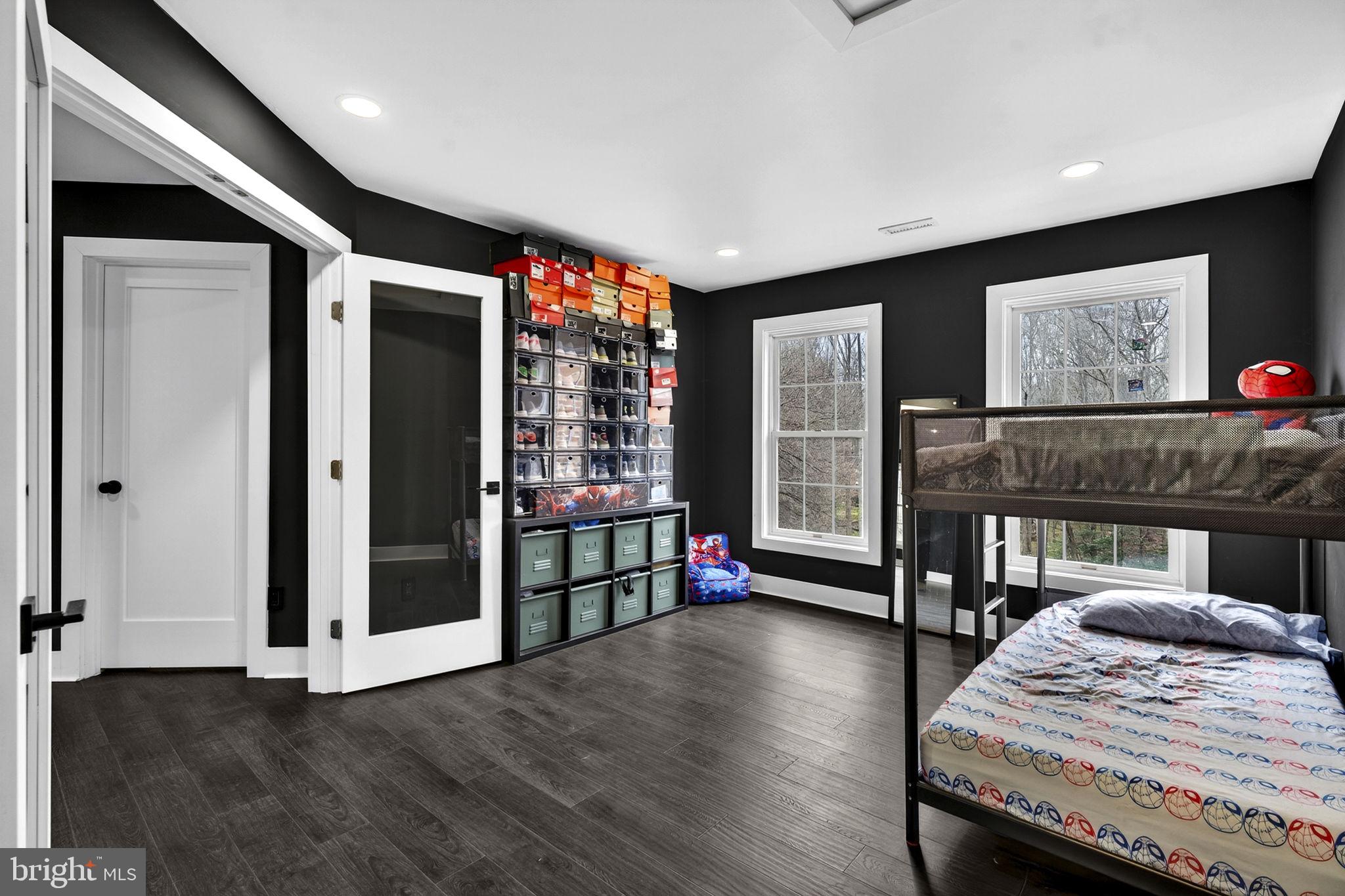 FOX DEN ESTATES - Residential