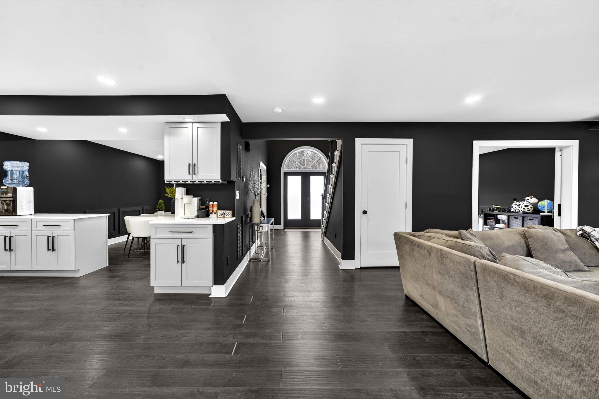 FOX DEN ESTATES - Residential