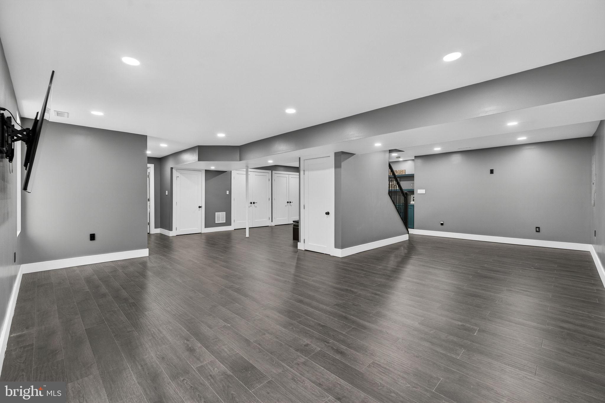 FOX DEN ESTATES - Residential